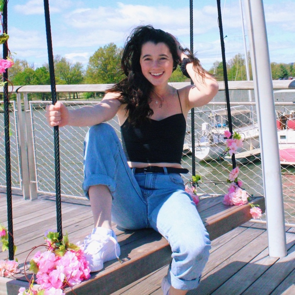 Meet your Posher, Leila